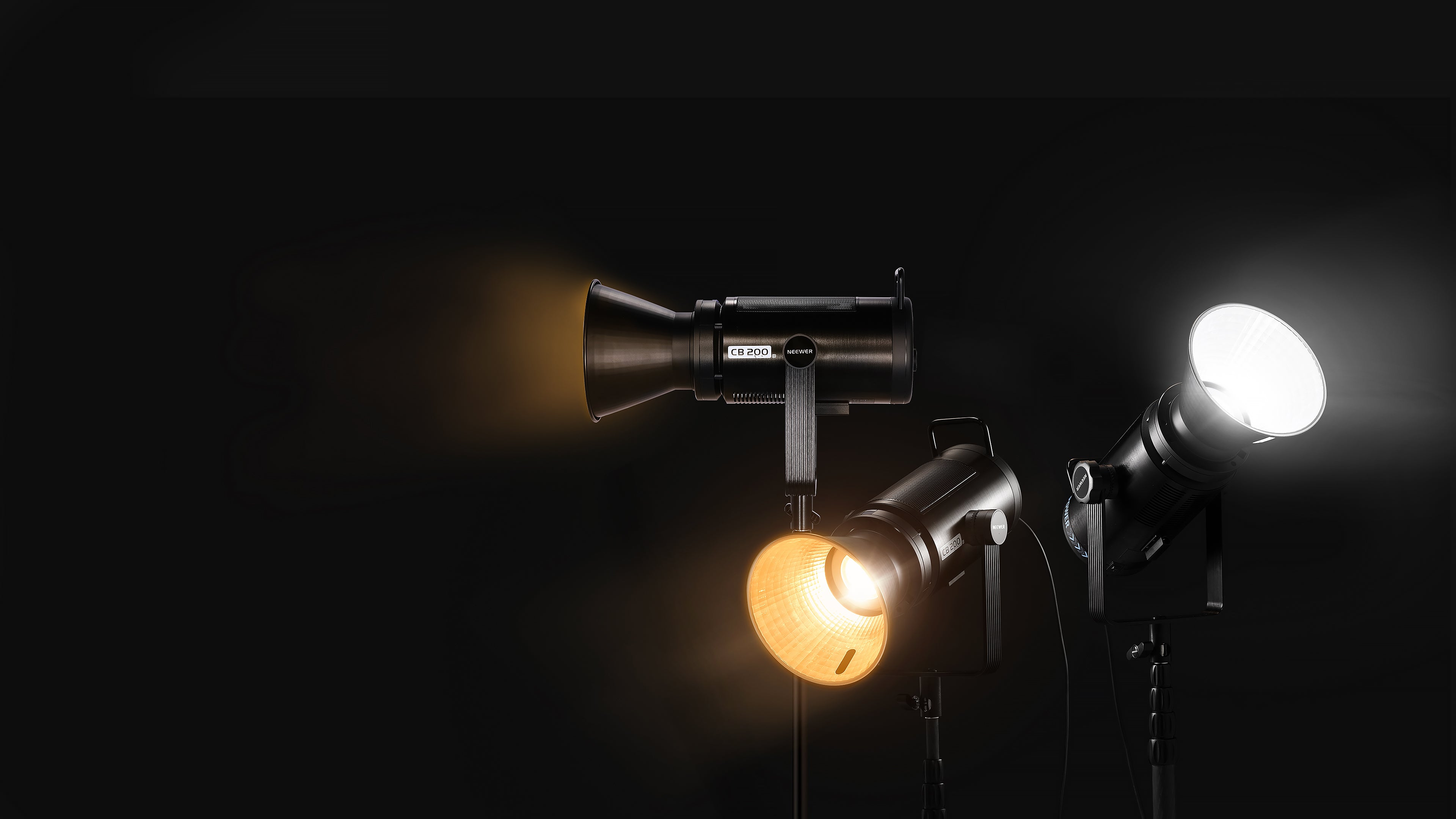 Fotografen's Must-Have: CB200B Dauerlicht für Kreative Shots